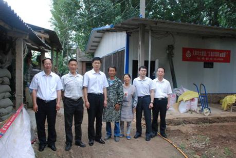 新加坡僑眷家庭受扶持后養(yǎng)殖場(chǎng)景