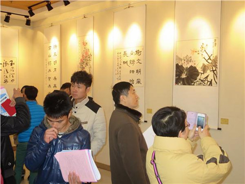 中國(guó)僑網(wǎng)“法治讓生活更美好”主題書畫攝影作品展