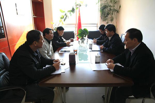 中國僑網常州市政府副市長方國強一行與市僑辦班子成員進行座談