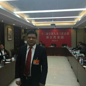 中國僑網(wǎng)全國人大代表,、浙江國和控股集團有限公司董事長,、省僑聯(lián)副主席陳乃科。