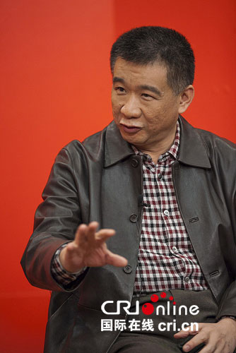 中國僑網(wǎng)黃力講述暨南大學和廣州華僑醫(yī)院的來歷,。(國際在線)