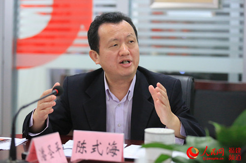 中國(guó)僑網(wǎng)福建省僑聯(lián)副主席陳式海在研討會(huì)上發(fā)言,。(鄒家驊 攝)