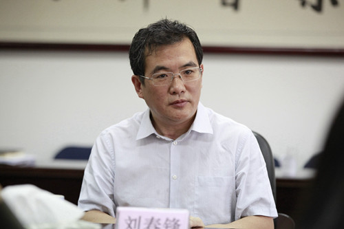 中國僑網(wǎng)北京市政府僑辦主任劉春鋒出席會議并講話,。