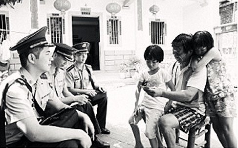 江口邊防派出所官兵走訪僑胞僑眷,。(孫衛(wèi)鋒