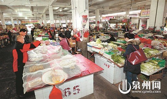 整治后,,嶼頭村僑鄉(xiāng)農(nóng)貿(mào)市場(chǎng)更加繁榮有序,。