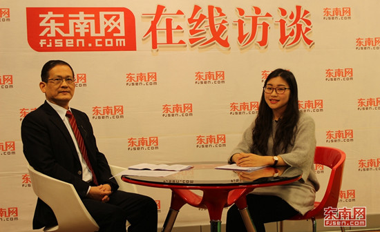 福建省人民政府僑務(wù)辦公室主任楊輝(左)做客東南網(wǎng)演播廳,。