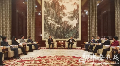 王明方會見列席安徽省政協(xié)十一屆四次會議的臺胞僑胞