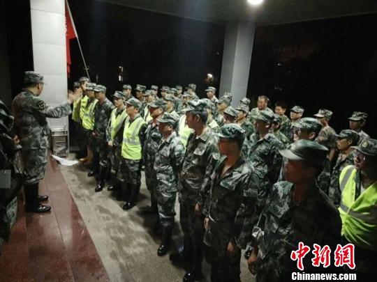 浙江省龍游縣集結(jié)民兵準備參與救災(zāi)?!O曉瑩 攝