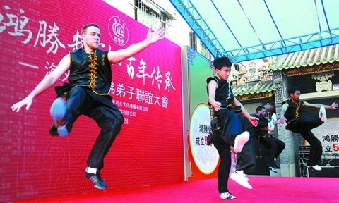 來自海外的蔡李佛弟子作精彩表演,。