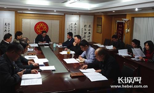 中國僑網(wǎng)河北省僑聯(lián)黨組理論學(xué)習(xí)中心組舉行專題學(xué)習(xí)(擴(kuò)大)會,。河北省僑聯(lián)供圖