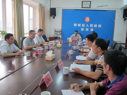 中國僑網(wǎng)圖為柳州市外僑辦主任龐智勇在座談會上發(fā)言
