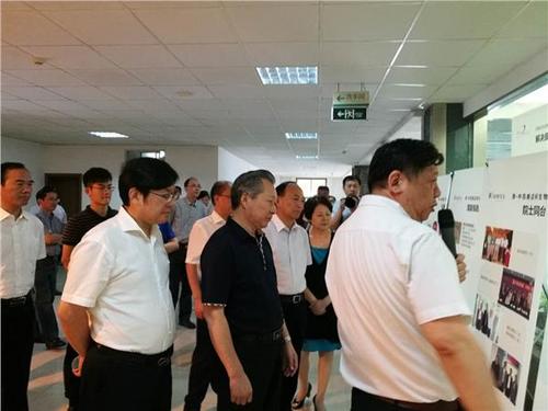 中國(guó)僑網(wǎng)江蘇省人大執(zhí)法檢查組走訪考察僑港澳資企業(yè)