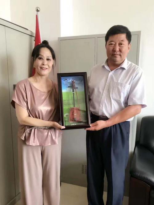 中國(guó)僑網(wǎng)合影,。