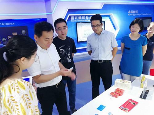 中國僑網(wǎng)常州市僑辦主任陳建新一行調(diào)研園區(qū)海外高端人才創(chuàng)新創(chuàng)業(yè)情況,。
