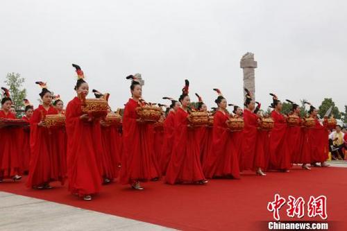 中國(guó)僑網(wǎng)圖為尋根節(jié)現(xiàn)場(chǎng),。孫洪濤 攝
