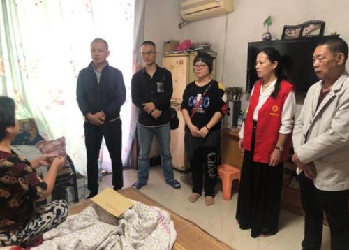 中國僑網甌海區(qū)僑聯開展“雙佳節(jié)”困難僑眷慰問活動,。(圖片來源:浙江省僑聯網站)