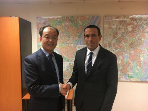 中國僑網(wǎng)駐斯特拉斯堡總領事凌軍拜會下萊茵省公共安全局兼斯特拉斯堡市警局局長伊利,。