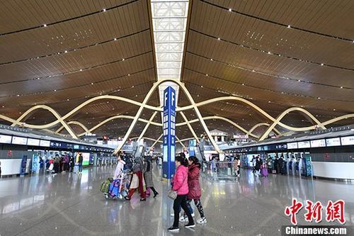 中國僑網(wǎng)資料圖:昆明長水國際機(jī)場,。 中新社記者 任東 攝