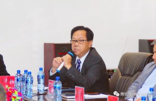 中國僑網(wǎng)南非華人警民合作中心吳少康主任發(fā)言并作了《2017年度南非華人警民合作中心案件統(tǒng)計報告》,。(圖片來源:南非僑網(wǎng)微信公眾號)