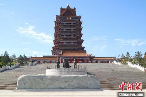中國僑網(wǎng)坐落在青銅峽市的黃河樓,?!∈鸺选z