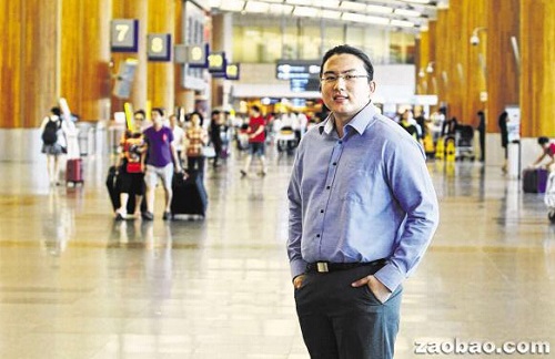 許鳴生是首批交通部“導燈獎學金”得主,目前任職于新加坡民航局,。(新加坡《聯(lián)合早報》/曾坤順