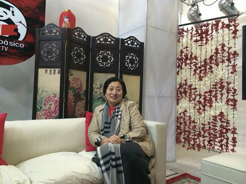中國(guó)僑網(wǎng)金長(zhǎng)城文化傳媒公司董事長(zhǎng)陳靜女士被阿根廷政府授予杰出移民獎(jiǎng),她也是第一個(gè)獲得此獎(jiǎng)的華人女性,。