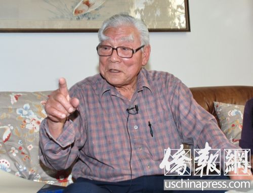 中國僑網(wǎng)朱安琪對在抗日戰(zhàn)爭中的軍旅生涯仍記憶猶新,。(美國《僑報》/吳卓明 攝)