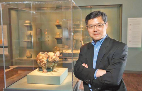 中國僑網(wǎng)亞洲藝術(shù)博物館館長許杰入選美國人文與科學(xué)院院士,。(美國《世界日報》)