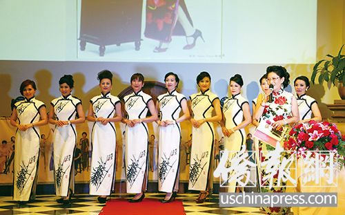 當(dāng)晚的旗袍表演,,以及會(huì)長(zhǎng)戰(zhàn)安娜致辭,。