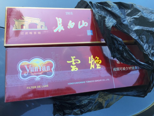 如今南加各地走私煙已十分普遍,反對(duì)者認(rèn)為新法不僅不會(huì)減少吸煙人口,,反而促使私煙泛濫,。(美國(guó)《世界日?qǐng)?bào)》/高梓原