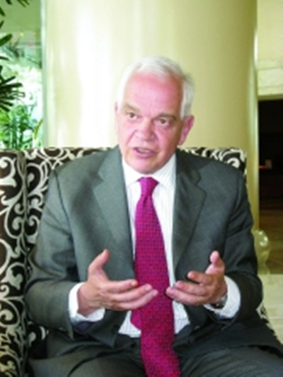 加拿大聯(lián)邦移民部長(zhǎng)麥家廉表示自由黨將逐一兌現(xiàn)所有競(jìng)選承諾,。