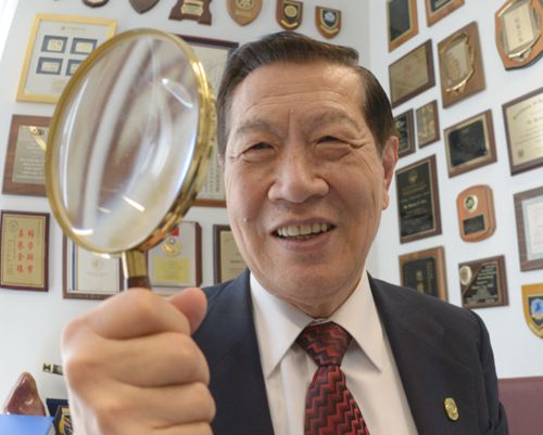 刑事鑒定專(zhuān)家李昌鈺博士表示愿意出馬,助前華警梁彼得上訴。(美國(guó)《世界日?qǐng)?bào)》檔案照)