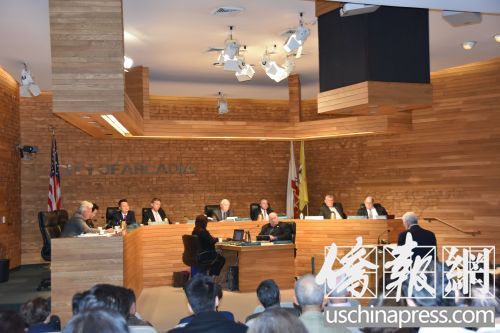關(guān)于亞凱迪亞城市建筑規(guī)定的深度研討再引市民激烈辯論。(美國《僑報》/聶達