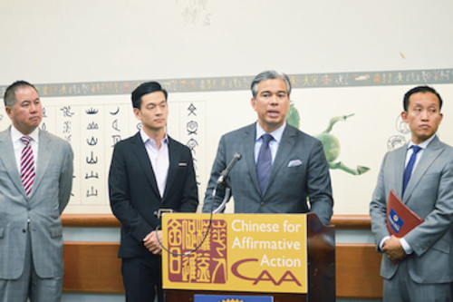 四亞裔州眾議員支持為亞裔收集統(tǒng)計資料的AB1726法案,,右起邱信福,、提案人彭達(dá),、羅倫達(dá)及丁右立,。(美國《世界日報》/李秀蘭