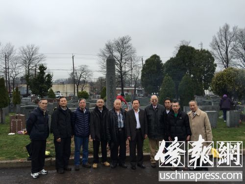 大鵬同鄉(xiāng)會(huì)和大鵬育英社28日前往自置墓園拜祭先人,。(美國《僑報(bào)》/葉永康