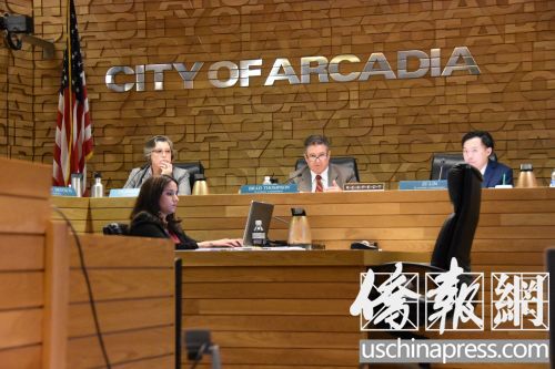 亞凱迪亞市議會議事廳,。(美國《僑報》/聶達
