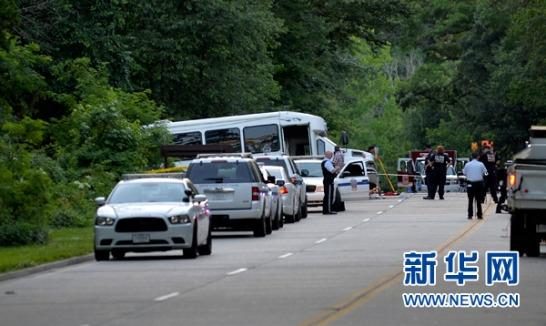 這是6月14日在美國弗吉尼亞州公路上拍攝的事故現(xiàn)場,。新華社記者鮑丹丹攝