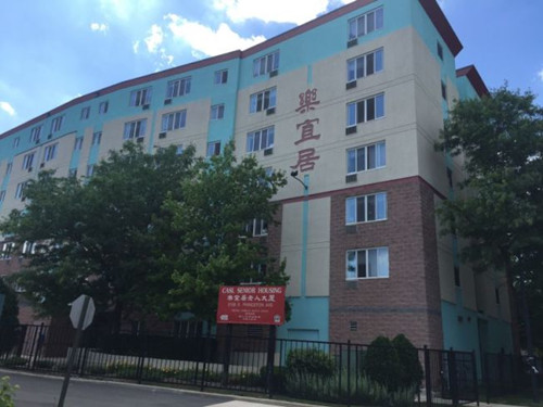 芝加哥華埠樂宜居90個(gè)單位的老人公寓,等候入住名單已經(jīng)排了300多人,,平均至少要排10年長(zhǎng)隊(duì),。(美國(guó)《世界日?qǐng)?bào)》/黃惠玲