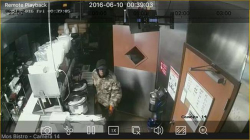 芝加哥警察局公布闖入東豪軒餐廳行竊的嫌犯監(jiān)視照片,并鼓勵(lì)民眾提供線索,。(美國(guó)《世界日?qǐng)?bào)》)