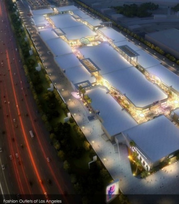 洛杉磯卡森市政府計劃在405號高速公路附近,修建大型Outlet購物廣場,。(美國《世界日報》)
