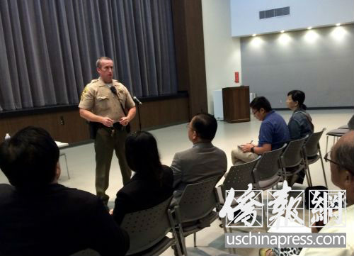 工業(yè)市警局舉辦安全講座,。(美國(guó)《僑報(bào)》/夏嘉