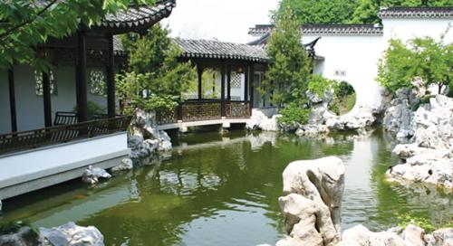 美麗清幽的史坦頓島寄興園經(jīng)過多年的風(fēng)雨已開始?xì)垟 #绹秲S報》)