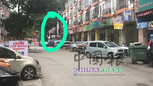 警局與事發(fā)地點(diǎn)同一條街。(馬來(lái)西亞《中國(guó)報(bào)》)