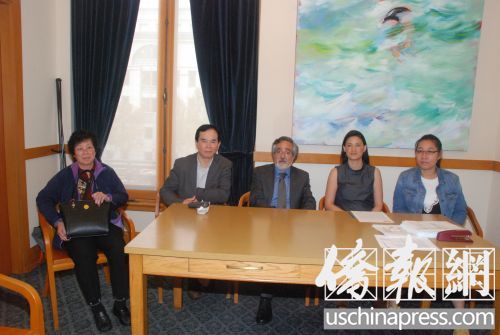 舊金山市議員佩斯金(中)感謝舊金山華裔選民在此次選舉投票中,,踴躍投票,促使C提案等惠及低收入家庭和個人之提案得以通過,。(美國《僑報》/吳卓明