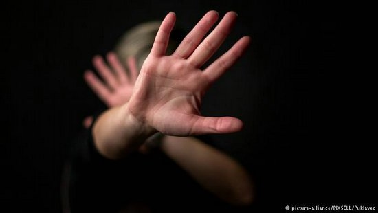 疑似女受害者微博小號(hào)回應(yīng)外界質(zhì)疑,。(德國之聲中文網(wǎng))