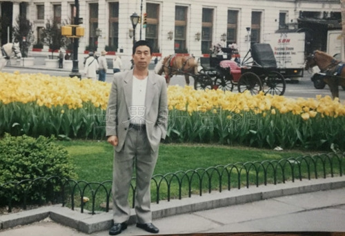 江敬印車禍去世,,家人過感恩節(jié)更添凄涼,。(美國《世界日報》/高夢梓