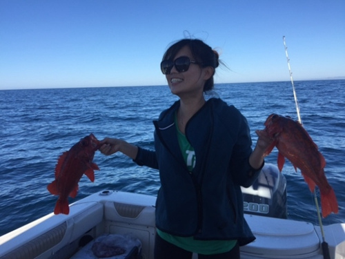 中國僑網(wǎng)喜歡釣魚的女性越來越多,。(美國《世界日報(bào)》/張宏 攝)