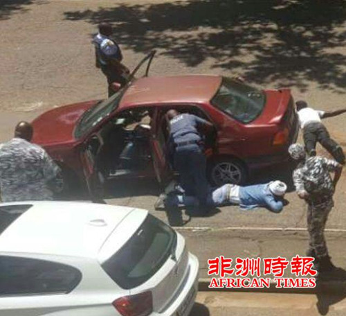 中國僑網(wǎng)抓捕現(xiàn)場,?!斗侵迺r報》)