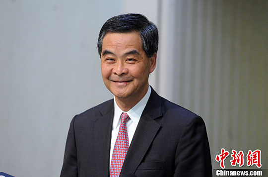 中國僑網(wǎng)梁振英 資料圖 中新社記者 譚達(dá)明 攝