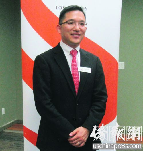中國僑網(wǎng)哈佛大學面試官暨圣安東尼社區(qū)大學董事局董事陳介飛。(美國《僑報》/翁羽 攝)